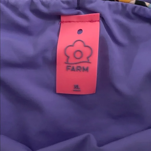 Farm Rio Bikini Set XL top & bottom 
Missing strap & pads in bra - Picture 10 of 16